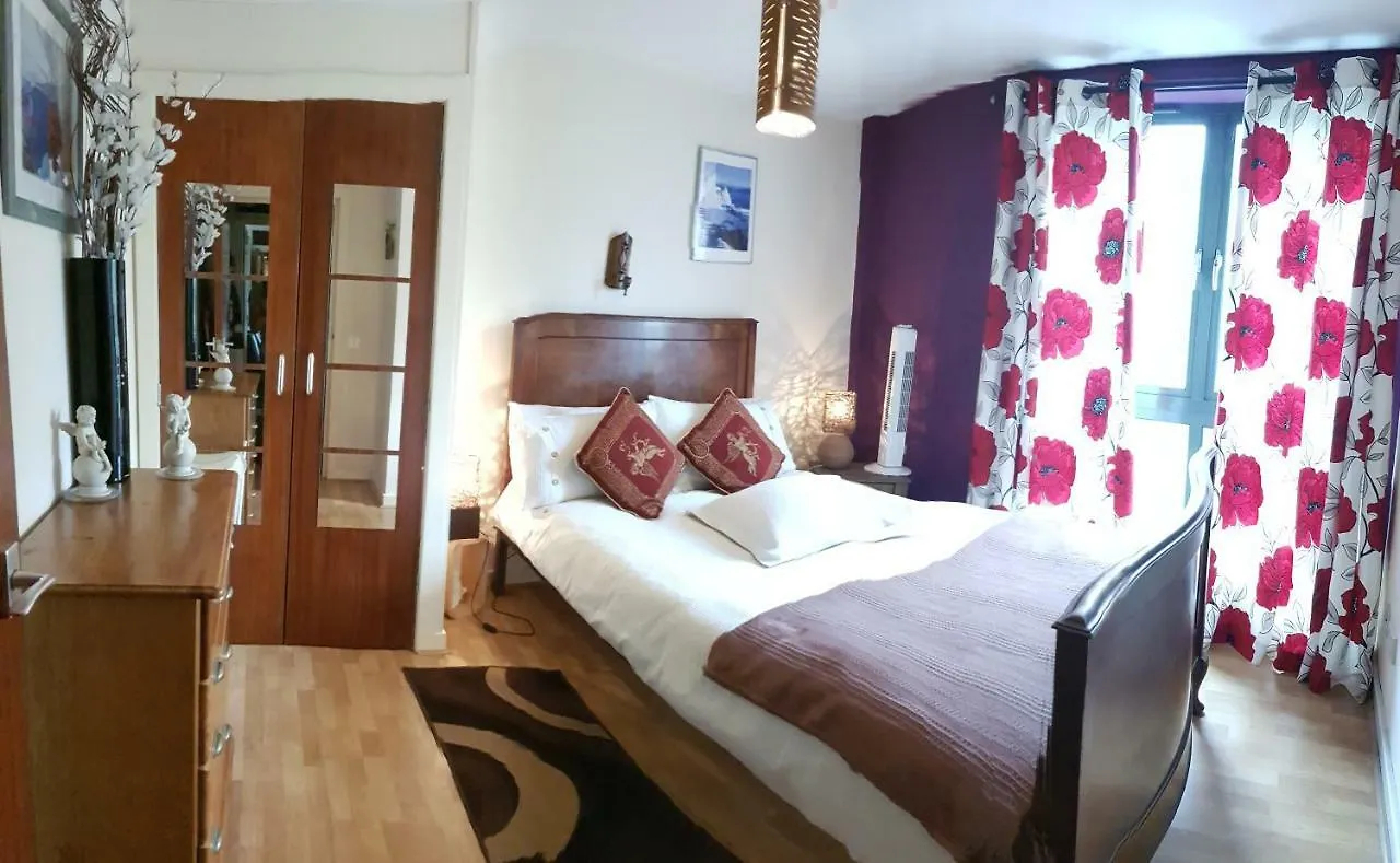 Modern Aparment By Brick Lane, London Apartman